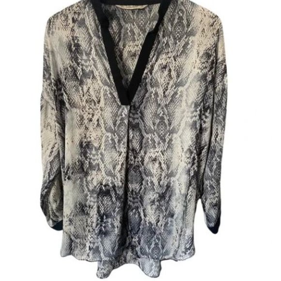 Zara Basic Snakeskin V-Neck Tunic, Size M - Picture 1 of 9